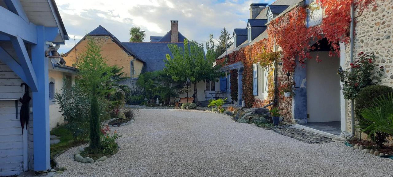 La Ferme Aux Fleurs Bed and Breakfast Ossun Εξωτερικό φωτογραφία